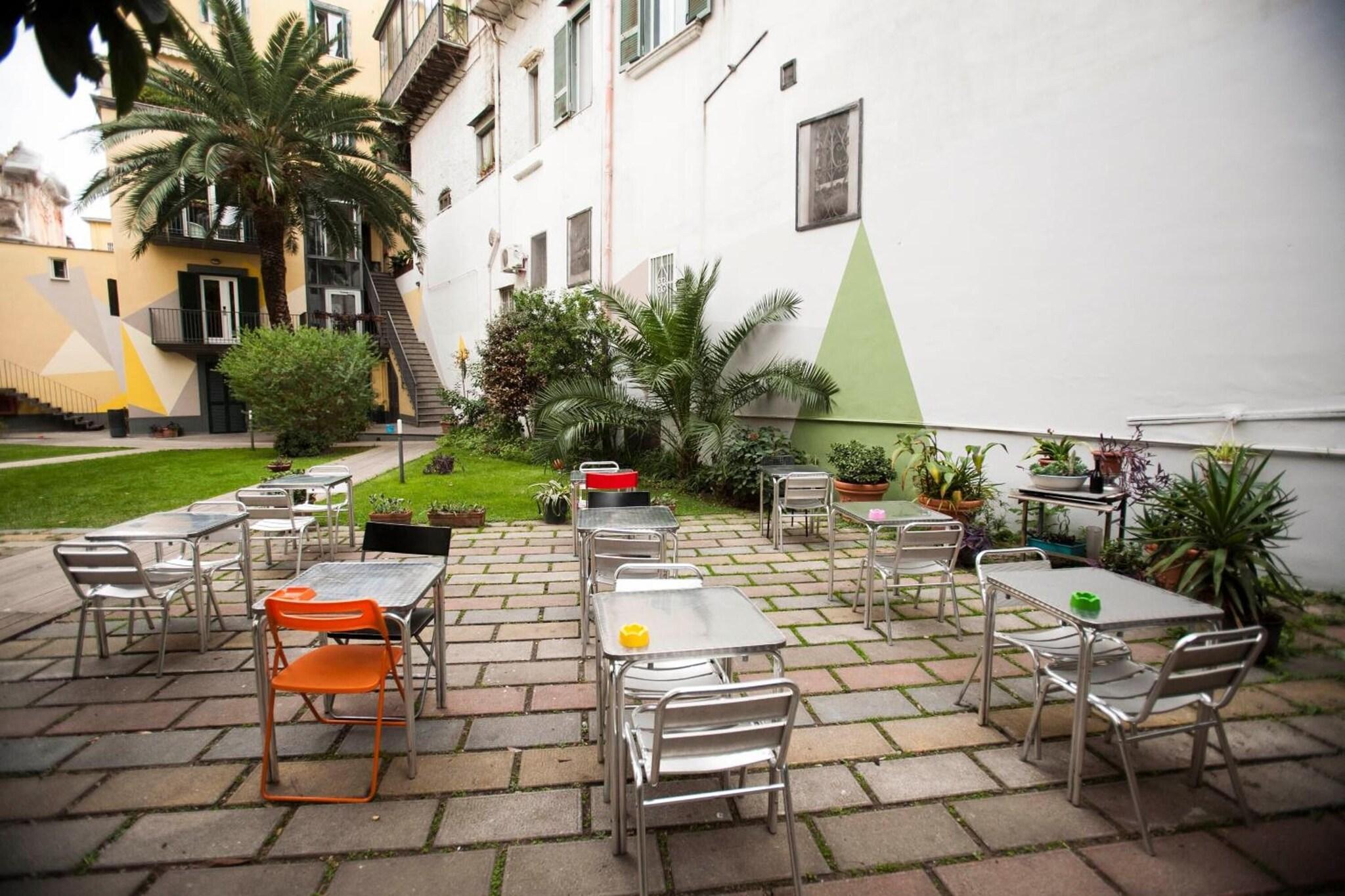 La Controra Hostel, Naples